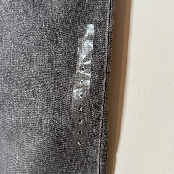 H&M Slim Mom Ankle Stretch Jeans - Picture 8 of 10